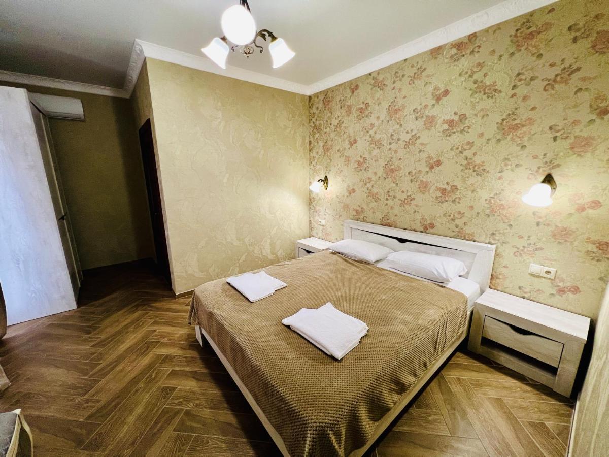 Hotel Black Sea Сухум Экстерьер фото